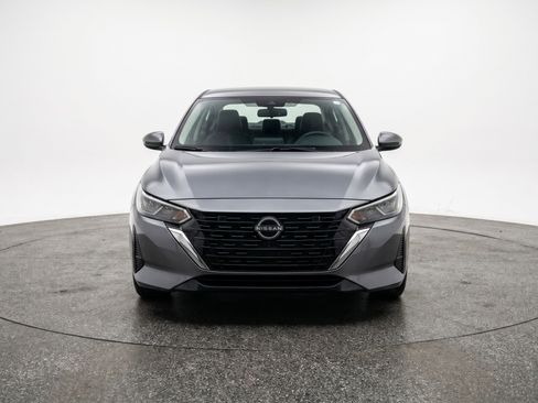 Used 2025 Nissan Sentra SV FWD image 2