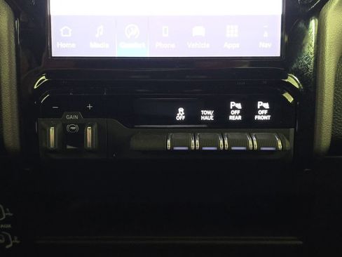 Certified 2026 RAM 2500 Big Horn AWD/4WD image 22