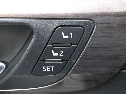 Used 2022 Toyota Highlander Limited image 15