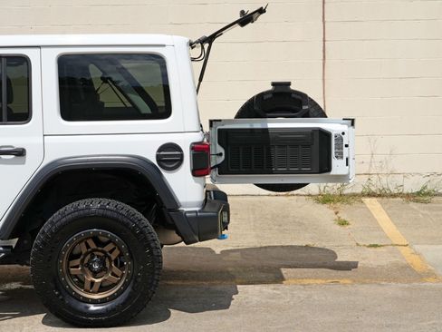 Used 2022 Jeep Wrangler Unlimited Rubicon 4xe w/ Cold Weather Group AWD/4WD image 66