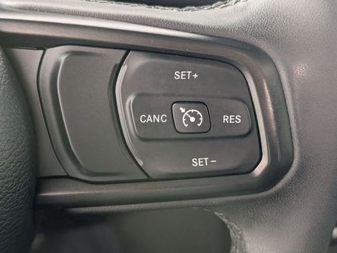 Used 2023 Jeep Gladiator Sport image 15