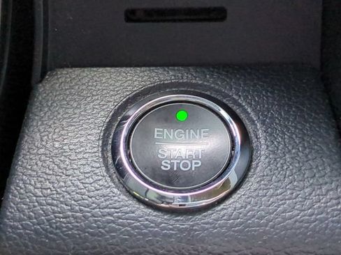 Used 2022 Ford F250 Lariat w/ Lariat Ultimate Package AWD/4WD image 28