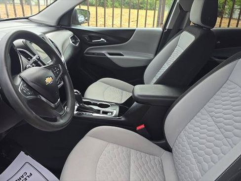 Used 2019 Chevrolet Equinox LS w/ LS Convenience Package FWD image 11