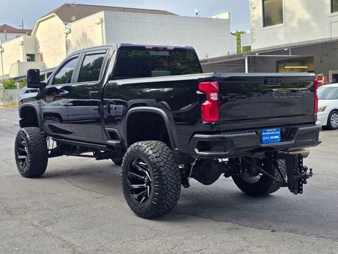 Used 2022 Chevrolet Silverado 2500 LTZ w/ LTZ Plus Package AWD/4WD image 5