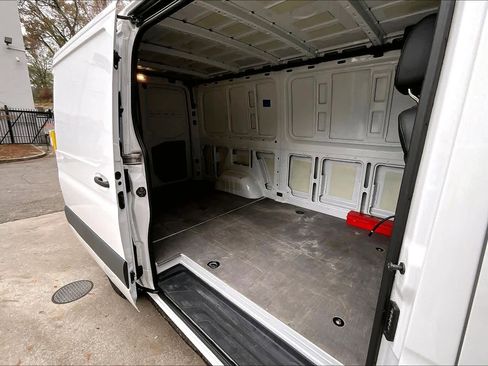 Used 2023 Mercedes-Benz Sprinter 2500 image 19