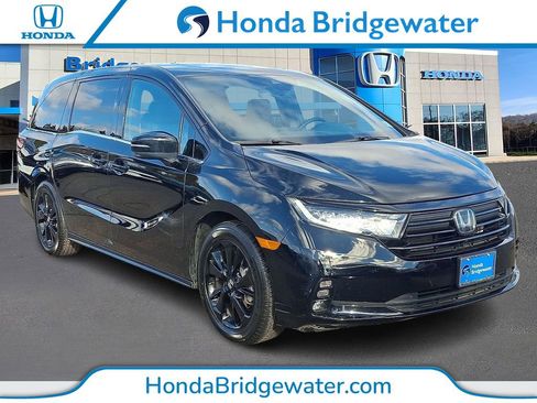 Used 2023 Honda Odyssey Sport image 1