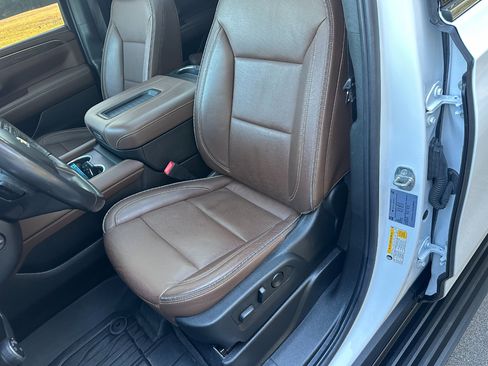 Used 2022 Chevrolet Tahoe High Country image 14