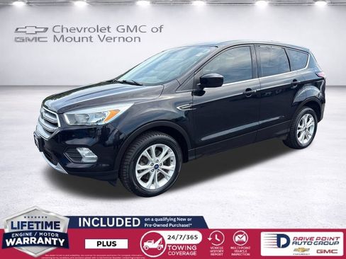 Used 2017 Ford Escape SE w/ SE Cold Weather Package AWD/4WD image 1