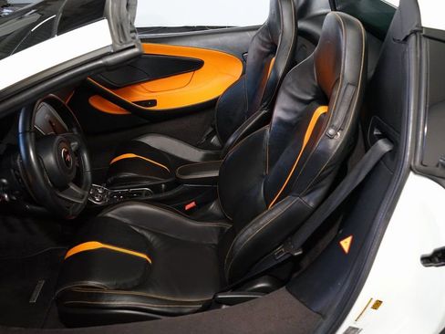Used 2018 McLaren 570S Spider image 13