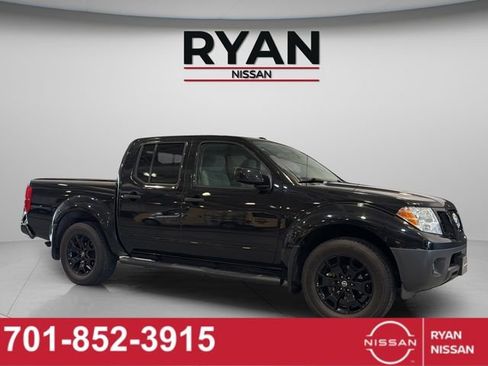 Certified 2018 Nissan Frontier SV w/ Value Truck Package AWD/4WD image 19
