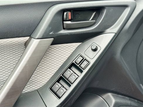 Used 2017 Subaru Forester 2.5i Premium image 23