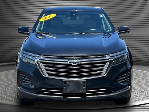 Used 2023 Chevrolet Equinox LS w/ LS Convenience Package AWD/4WD image 2