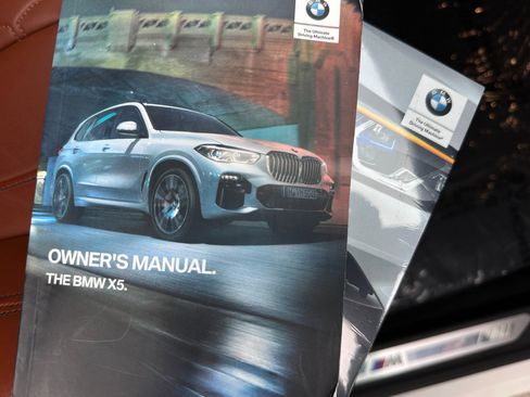 Used 2019 BMW X5 xDrive40i w/ M Sport Package image 28