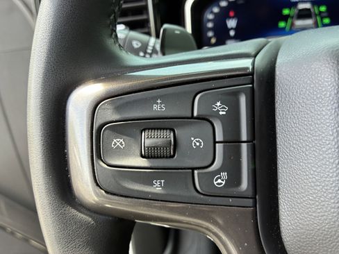 Used 2023 Chevrolet Silverado 1500 ZR2 image 32