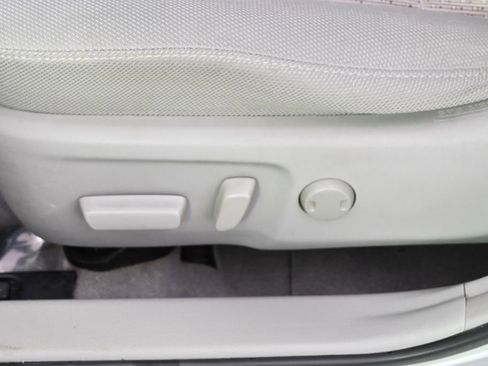 Used 2012 Toyota Camry XLE image 14