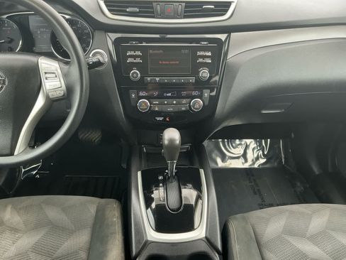 Used 2015 Nissan Rogue SV w/ SV Moonroof Package AWD/4WD image 11