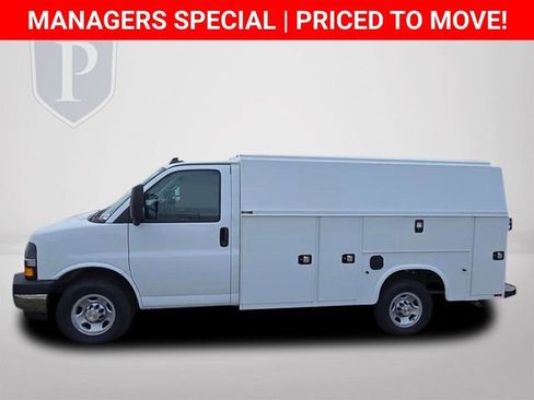 New 2025 Chevrolet Express 3500 w/ Power Convenience Package image 10