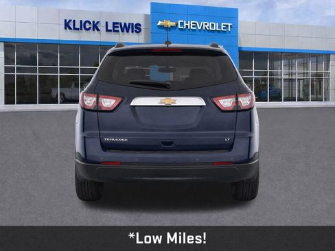 Used 2017 Chevrolet Traverse LT w/ Style and Technology Package FWD image 7