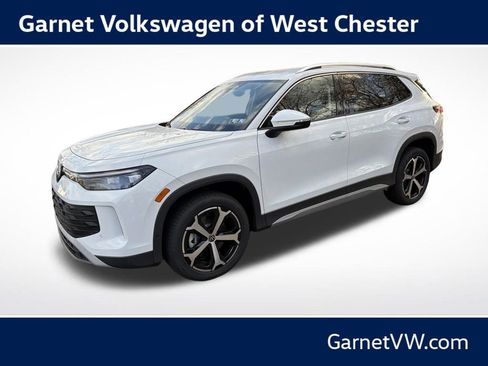 New 2025 Volkswagen Tiguan SE AWD/4WD image 1