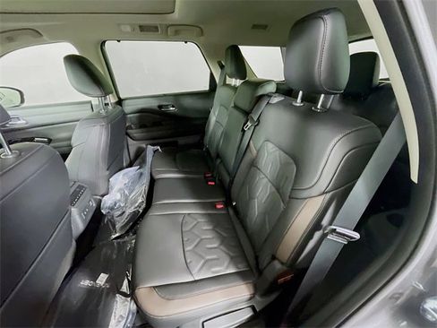 New 2026 Nissan Pathfinder Platinum image 14