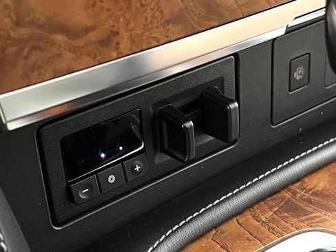 Used 2022 Nissan Armada SL w/ Captain's Chairs Package image 24