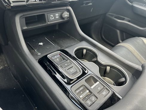 Used 2023 Honda Pilot Touring image 32