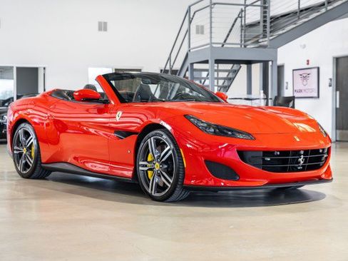 Used 2019 Ferrari Portofino RWD image 8