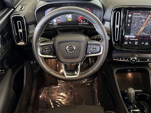 Certified 2021 Volvo XC40 T5 R-Design image 13