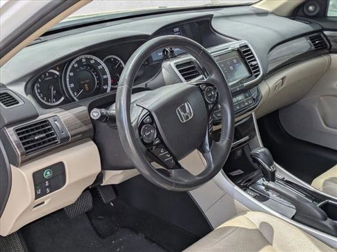 Used 2017 Honda Accord EX-L image 10