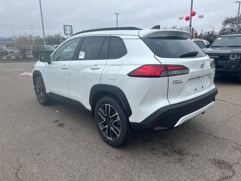 New 2026 Toyota Corolla Cross XLE image 5