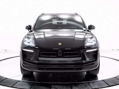 Certified 2025 Porsche Macan image 10