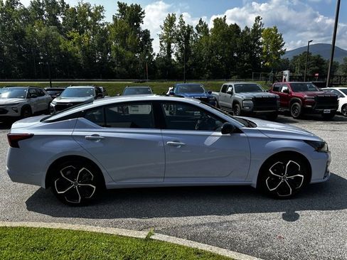 New 2025 Nissan Altima 2.5 SR w/ SR Premium Package image 6