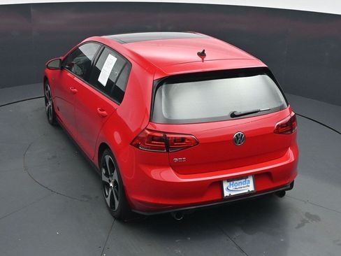 Used 2017 Volkswagen GTI SE FWD image 18