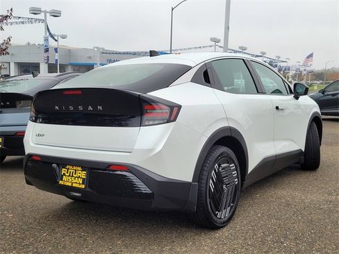 New 2026 Nissan Leaf image 4