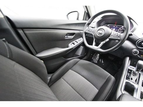 Used 2024 Nissan Sentra SV FWD image 6