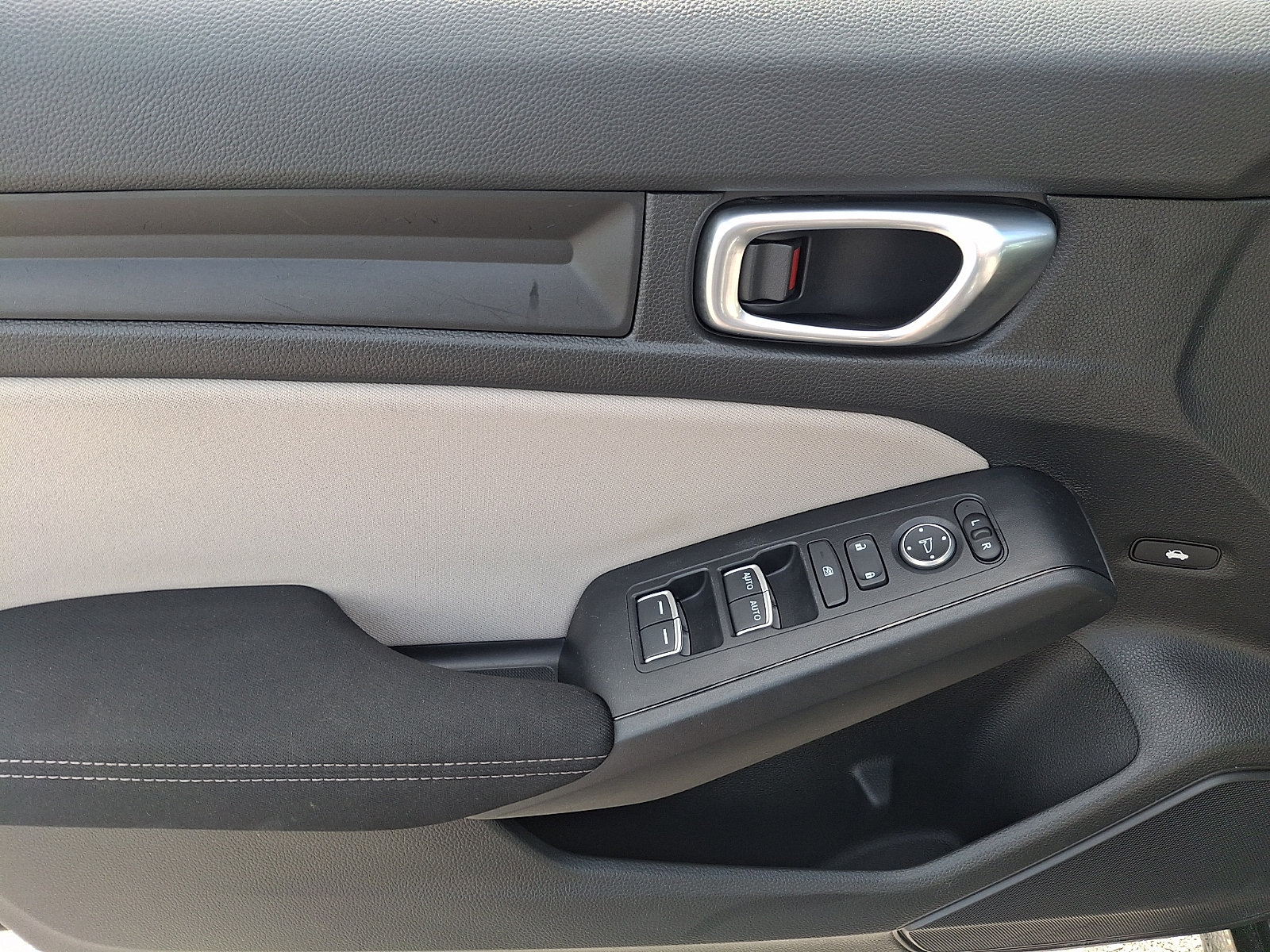 Used 2023 Honda Civic LX image 12