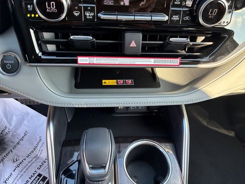 New 2026 Toyota Highlander Platinum AWD/4WD image 22