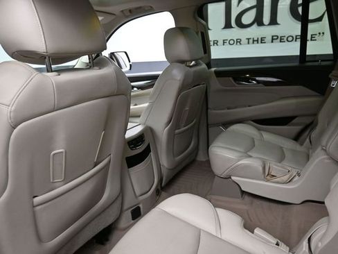 Used 2019 Cadillac Escalade Luxury image 25
