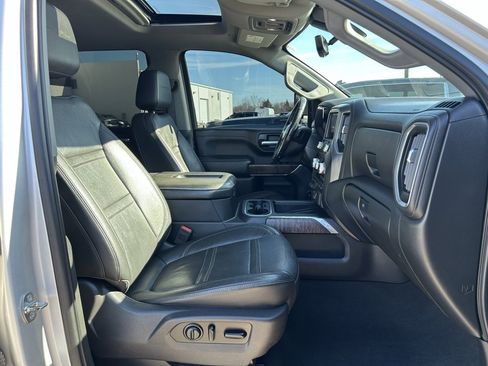 Used 2020 GMC Sierra 3500 Denali w/ Denali Ultimate Package image 17