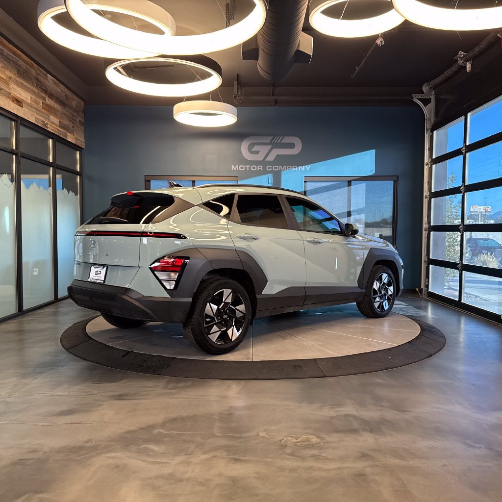 Used 2024 Hyundai Kona SEL FWD image 3