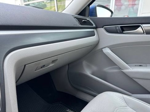 Used 2016 Volkswagen Passat 1.8T R-Line w/ R-Line Lighting Package FWD image 17