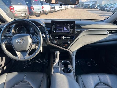 Used 2022 Toyota Camry SE image 9