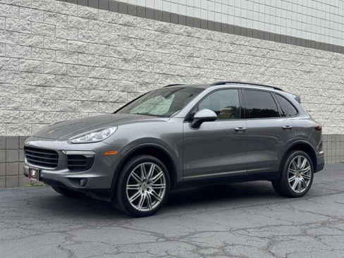 Used 2018 Porsche Cayenne w/ Premium Package image 1