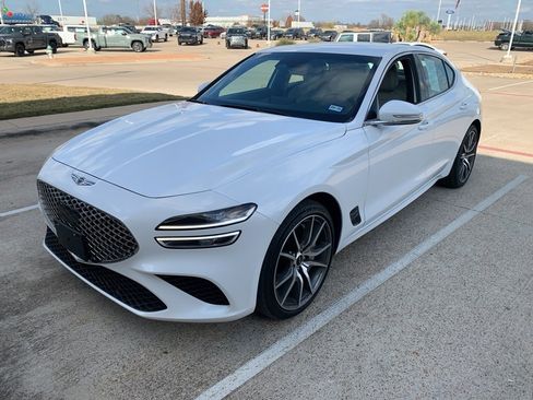 Used 2024 Genesis G70 2.5T image 7