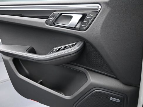Certified 2023 Porsche Macan S AWD/4WD image 25