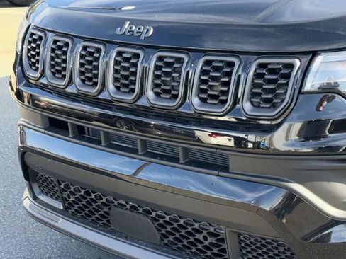 New 2026 Jeep Compass Latitude AWD/4WD image 15