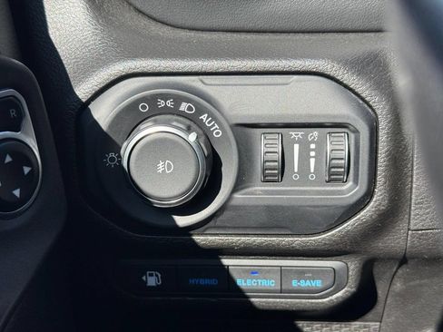 Used 2022 Jeep Wrangler Unlimited Rubicon 4xe w/ Cold Weather Group AWD/4WD image 32