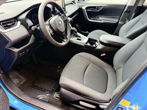 Used 2019 Toyota RAV4 LE w/ All Weather Liner Package AWD/4WD image 29
