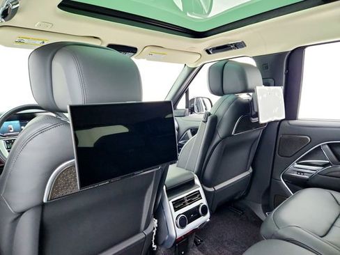 Certified 2024 Land Rover Range Rover Autobiography image 30