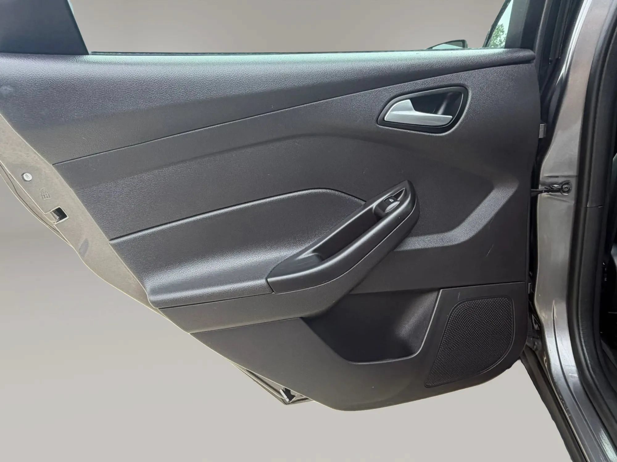 Used 2014 Ford Focus SE FWD image 27